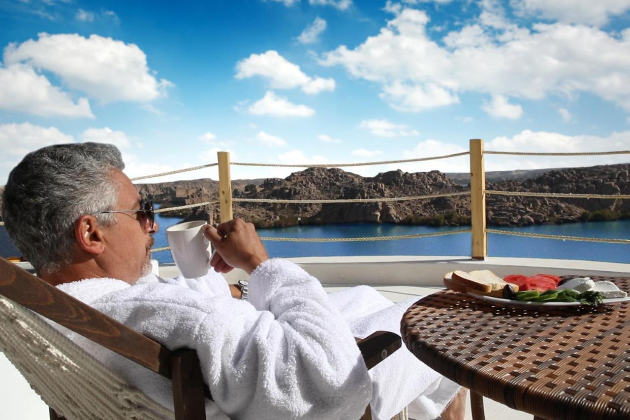 Benben By Dhara Hotels - Adults Only Асуан Екстериор снимка A guest at the Dead Sea Spa Magdiel