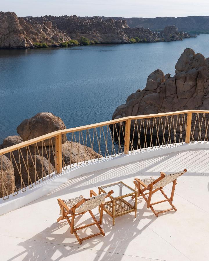 Benben By Dhara Hotels - Adults Only Асуан Екстериор снимка A balcony with a view of the sea