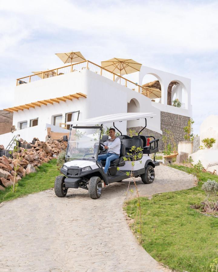 Benben By Dhara Hotels - Adults Only Асуан Екстериор снимка Club Car Villager